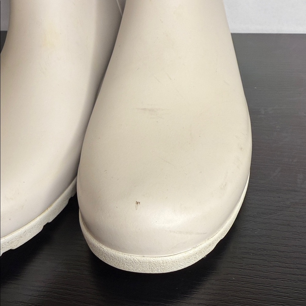Hunter Women's Refined Short Waterproof Rain Boot in Beige Size 9 - Picture 10 of 13